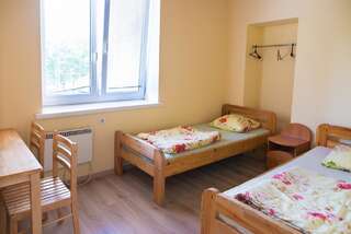 Хостелы Fortuna Hostel Вильнюс Двухместный номер с 2 отдельными кроватями и общей ванной комнатой-1